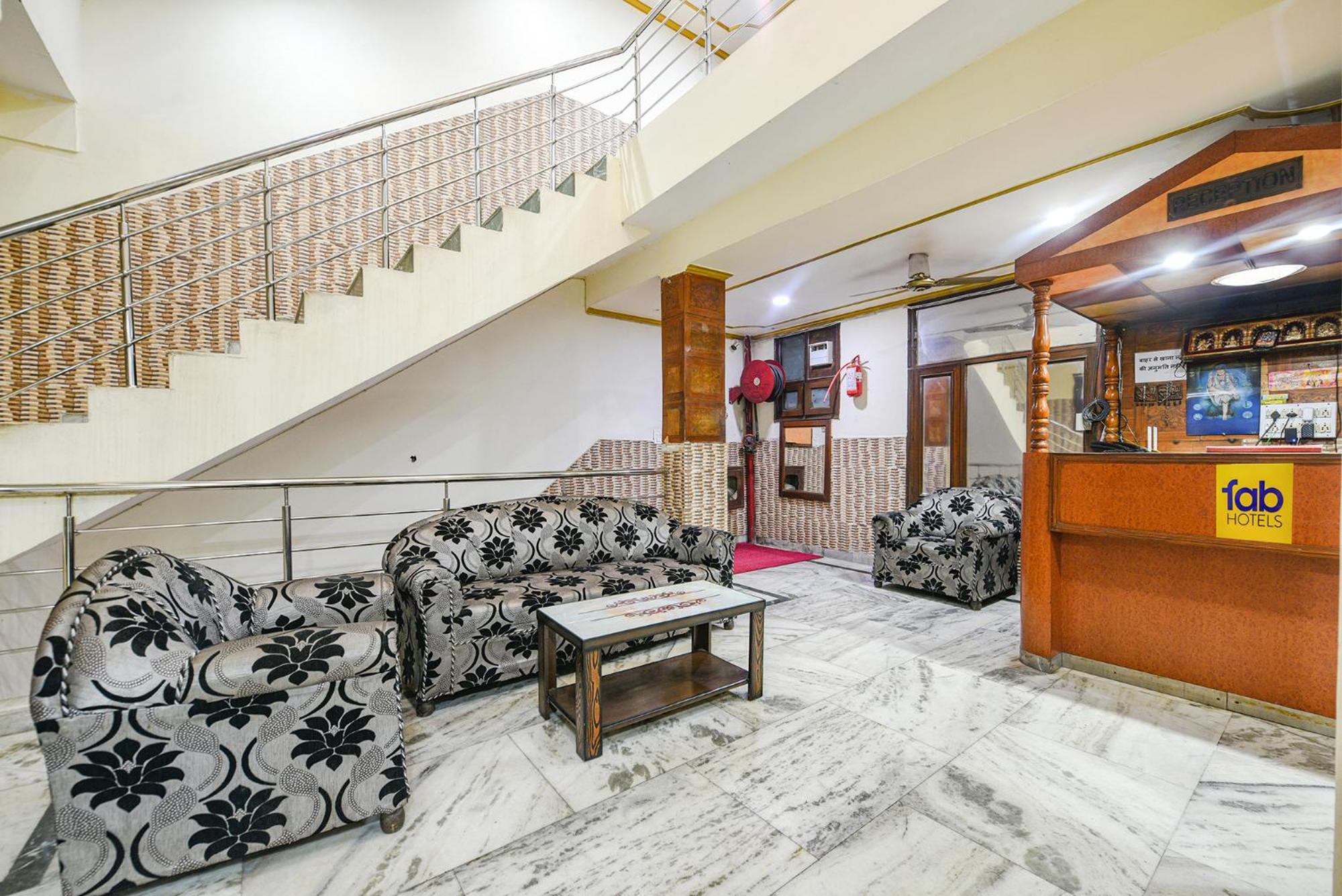 Fabhotel Royal Inn Chandīgarh Exteriör bild